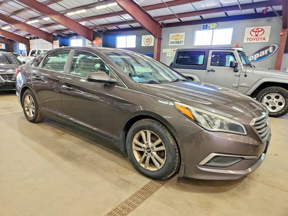 2017 HYUNDAI SONATA SE 4