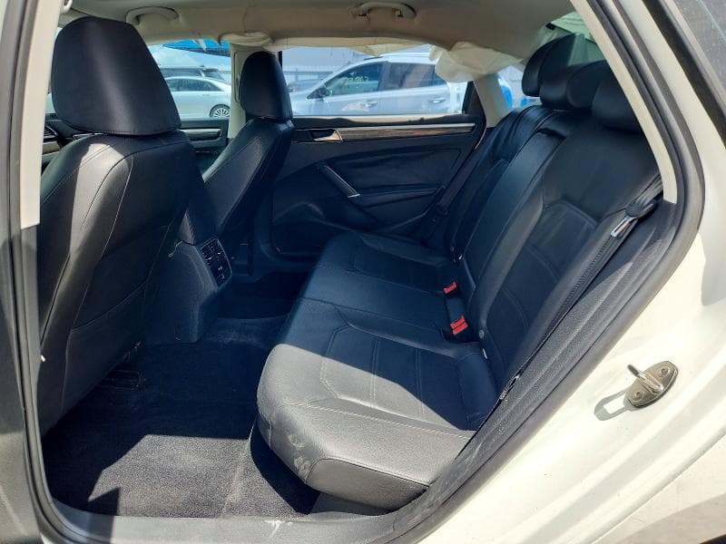 2018 VOLKSWAGEN PASSAT SE 10