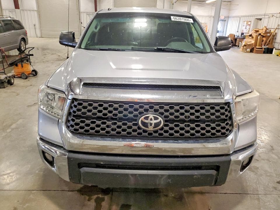 2017 TOYOTA TUNDRA SR5 5