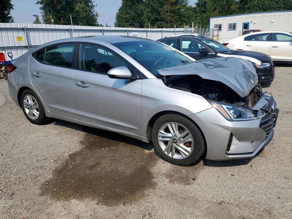 2020 HYUNDAI ELANTRA SEL 4