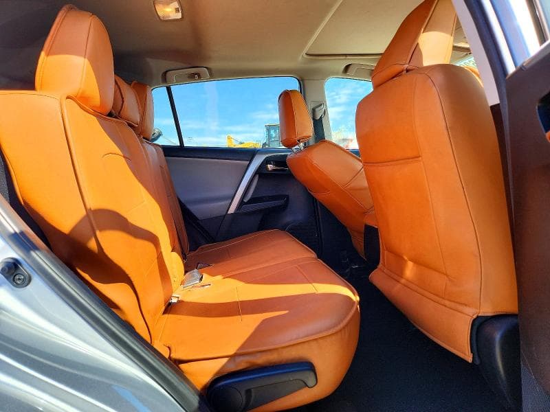 2017 TOYOTA RAV4 XLE 11