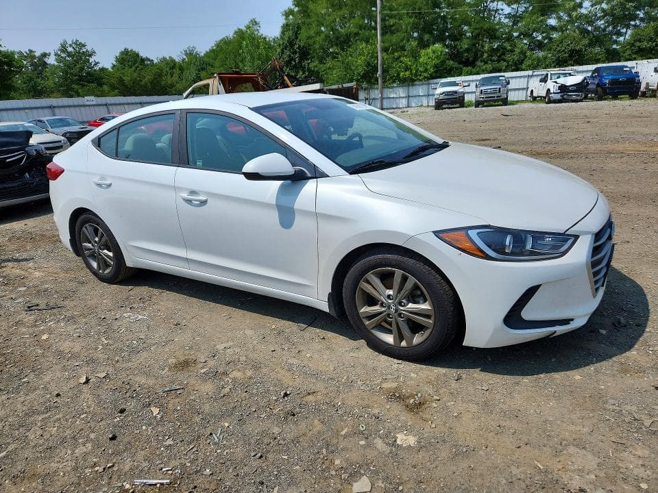 2017 HYUNDAI ELANTRA SE 4