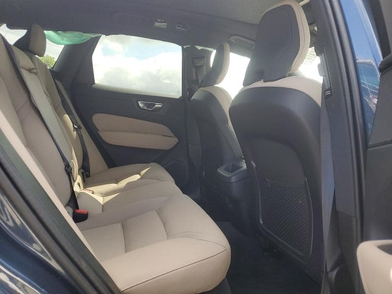 2026 VOLVO XC60 PLUS 11