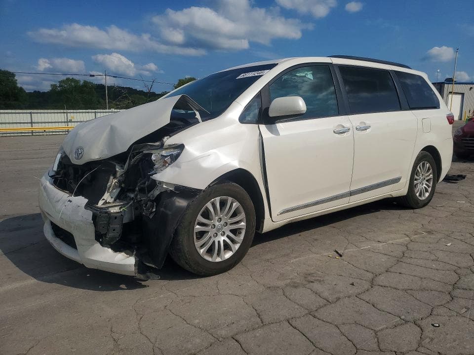 2017 TOYOTA SIENNA XLE PREMIUM 8-PASSENGER - 1