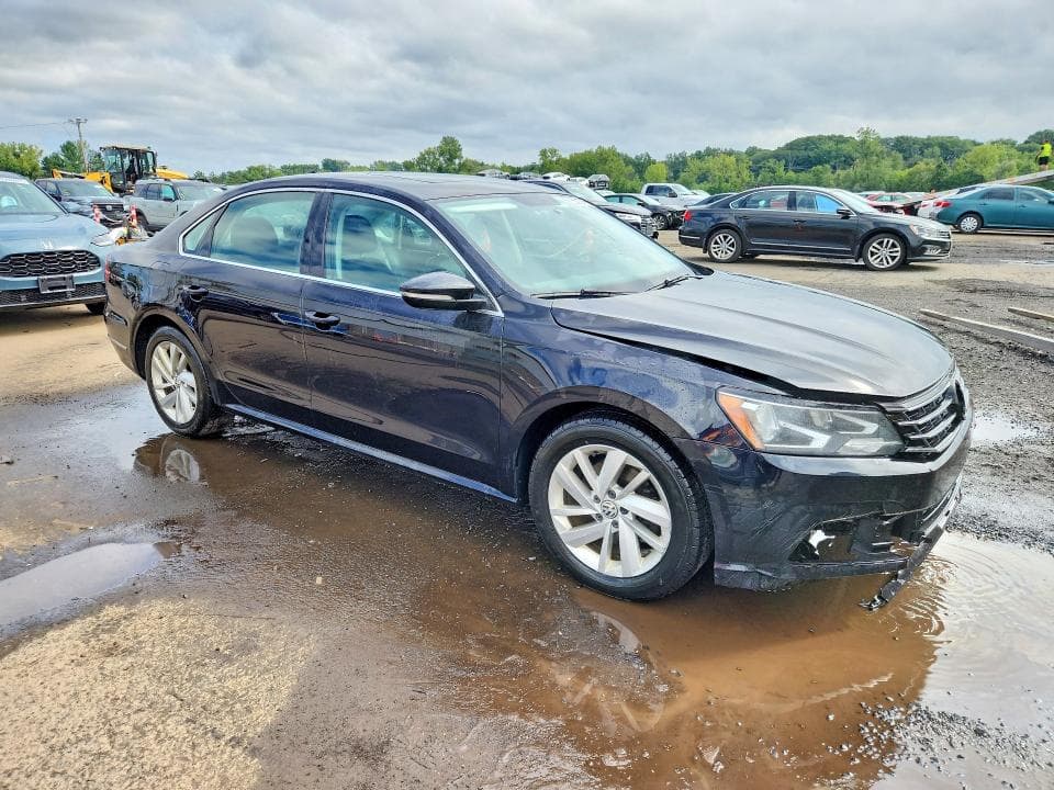 2018 VOLKSWAGEN PASSAT SE 4