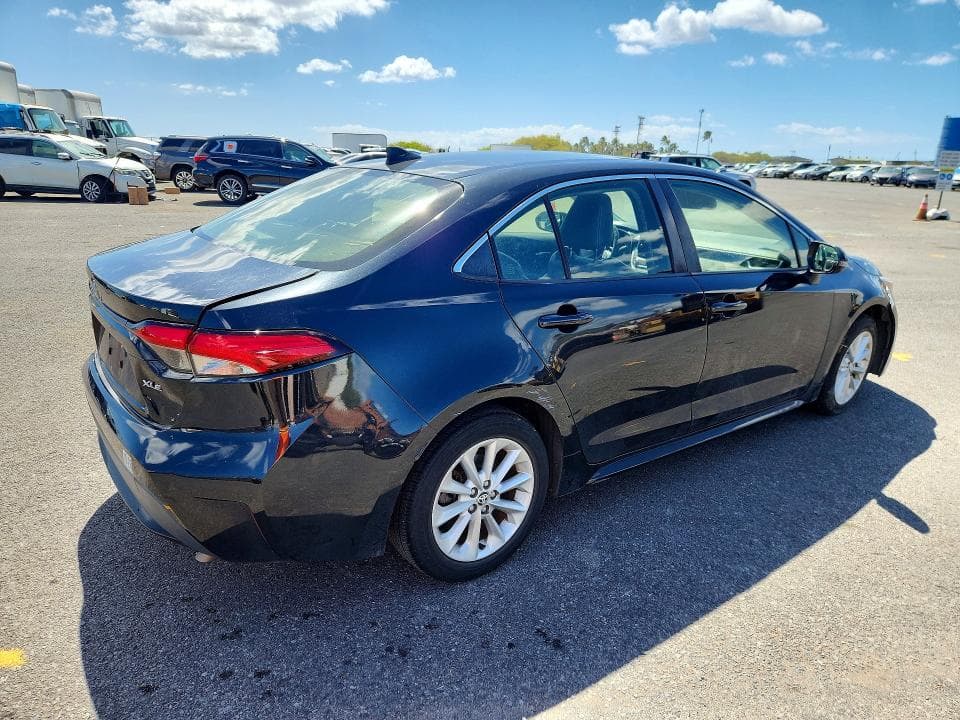 2020 TOYOTA COROLLA XLE 3