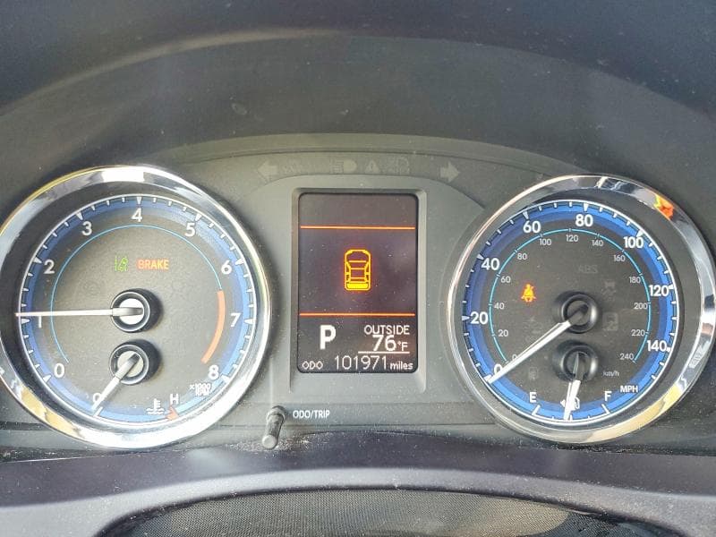 2018 TOYOTA COROLLA LE 9