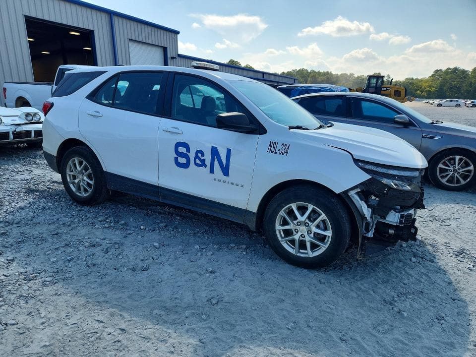 2024 CHEVROLET EQUINOX LS 4