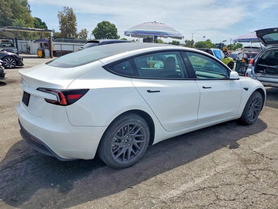 2025 TESLA MODEL 3 3
