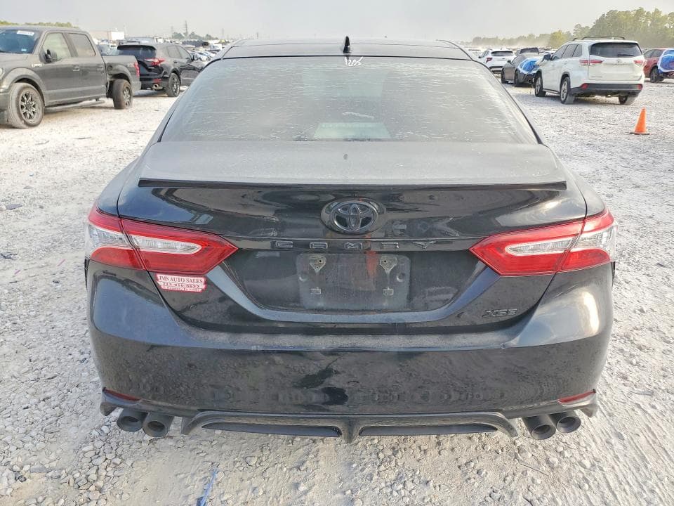 2020 TOYOTA CAMRY XSE 6