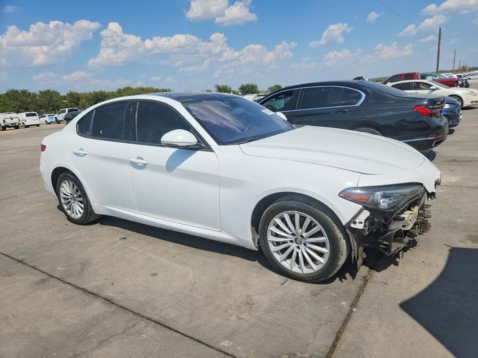 2022 ALFA ROMEO GIULIA 4