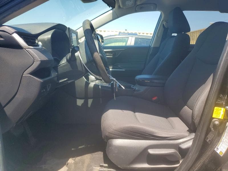 2021 TOYOTA RAV4 LE 7