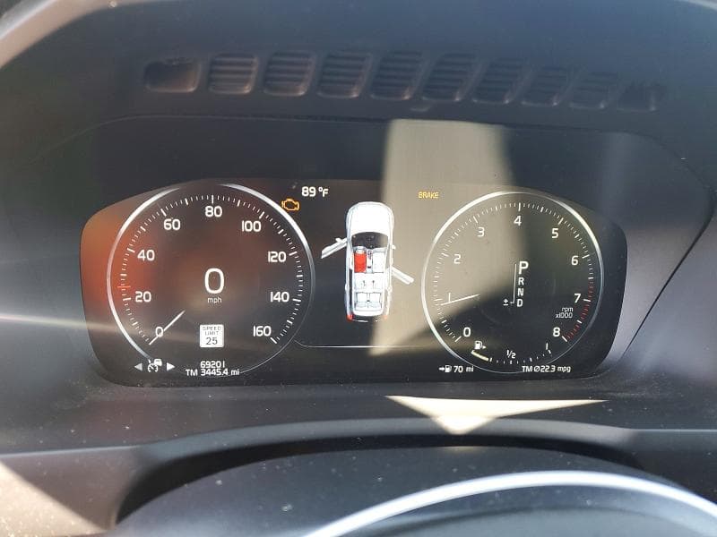 2020 VOLVO XC90 T6 MOMENTUM 9