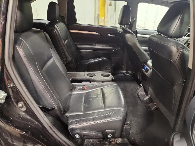 2018 TOYOTA HIGHLANDER XLE 11