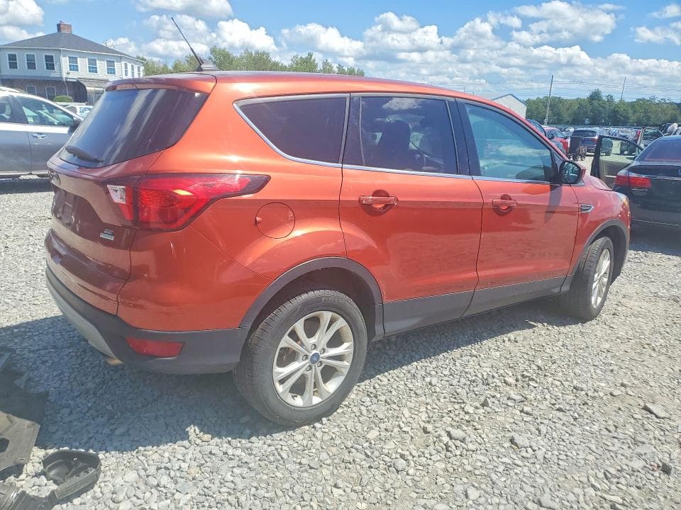 2019 FORD ESCAPE SE 3