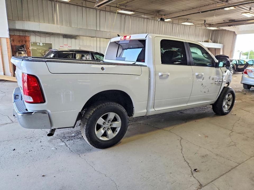 2019 RAM 1500 CLASSIC SLT 3