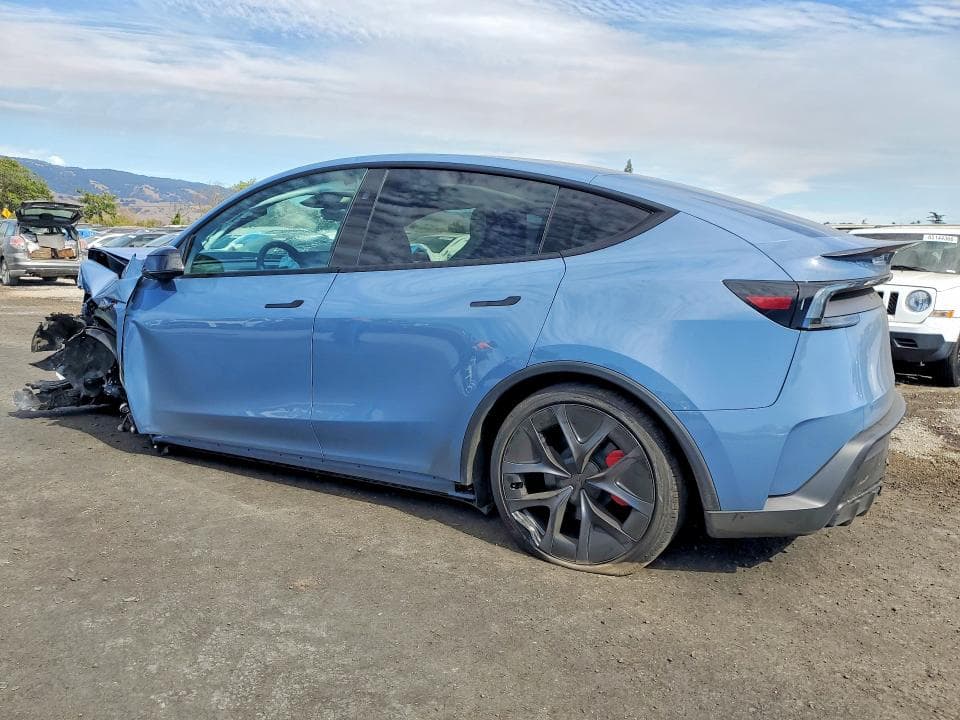 2026 TESLA MODEL Y 2