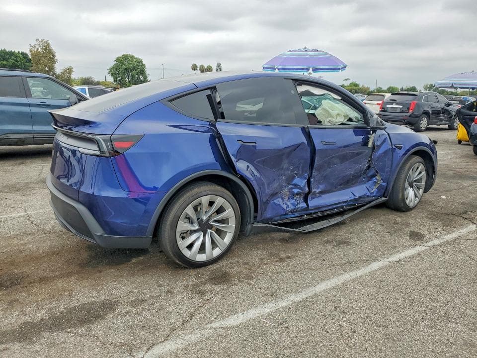 2026 TESLA MODEL Y 3