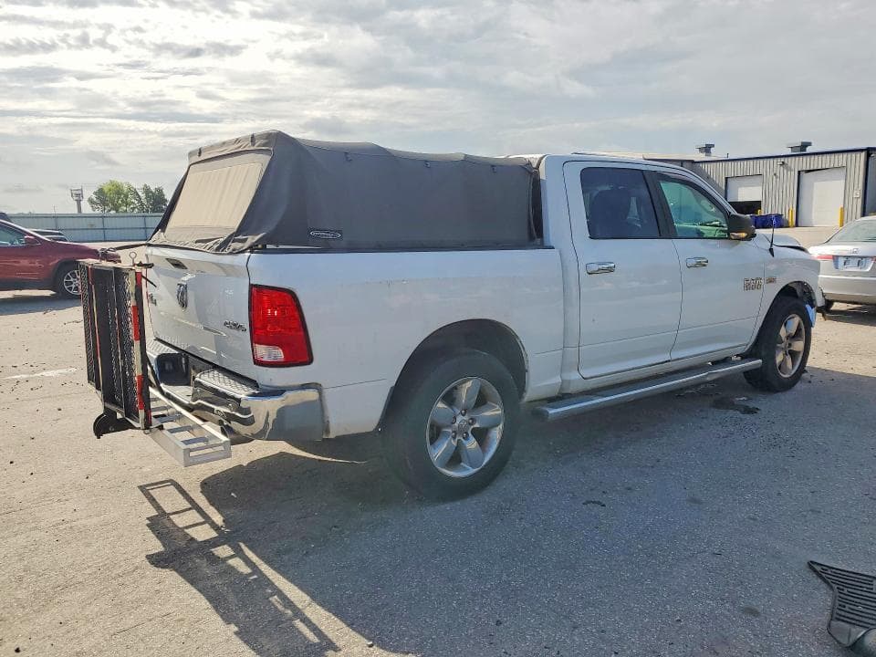 2017 RAM 1500 SLT 3