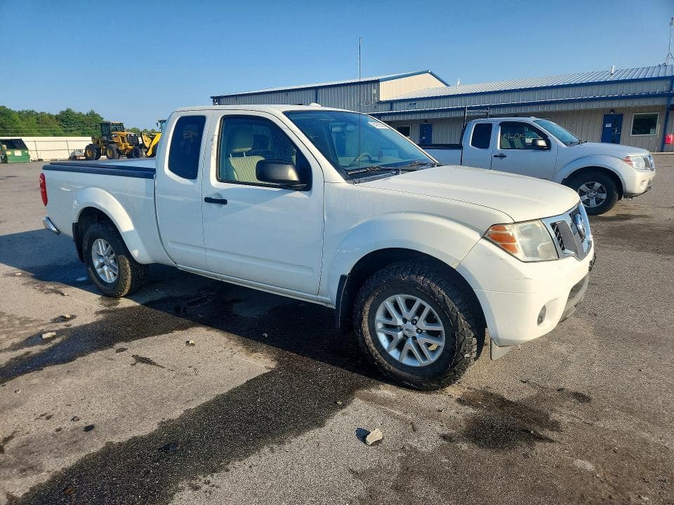 2017 NISSAN FRONTIER SV V6 4