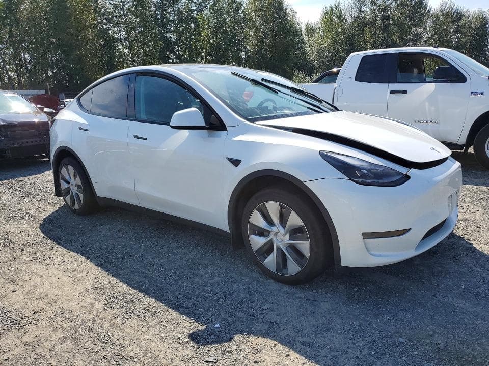 2023 TESLA MODEL Y 4