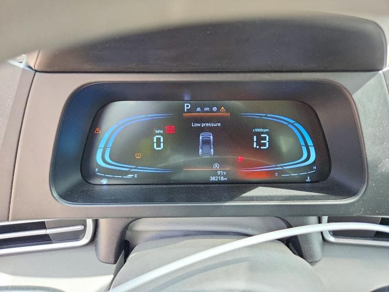 2024 HYUNDAI ELANTRA SE 9