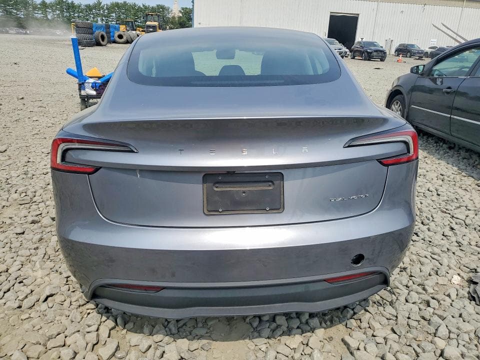 2025 TESLA MODEL 3 6