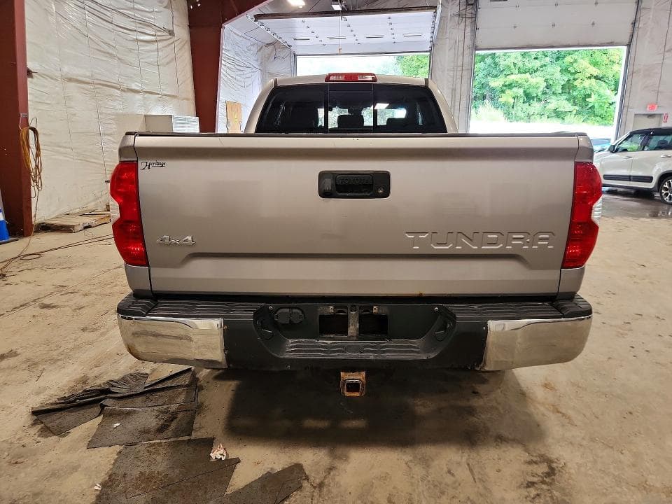 2018 TOYOTA TUNDRA SR5 6