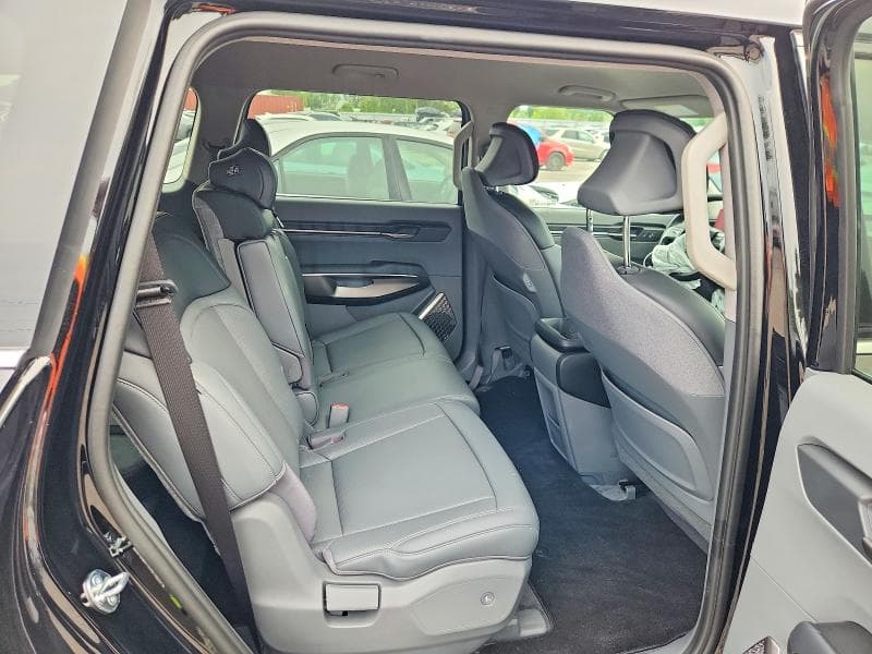 2026 KIA EV9 LAND 11