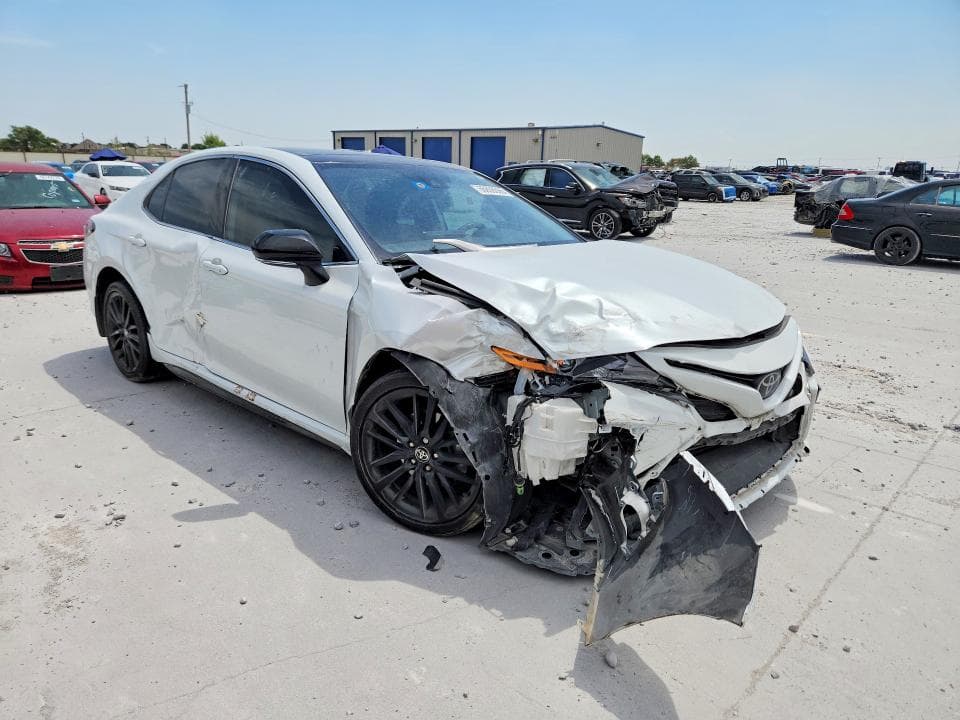 2023 TOYOTA CAMRY XSE 4