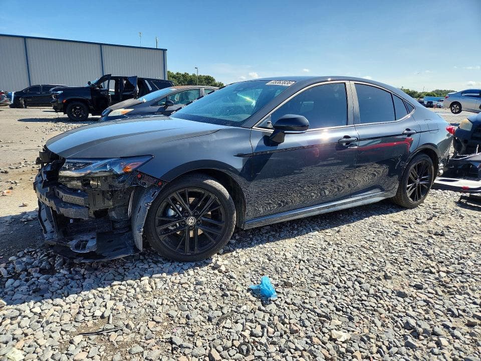 2025 TOYOTA CAMRY SE - 1