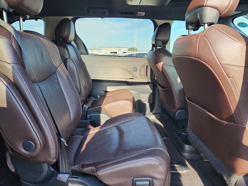 2021 TOYOTA SIENNA PLATINUM 7-PASSENGER 11