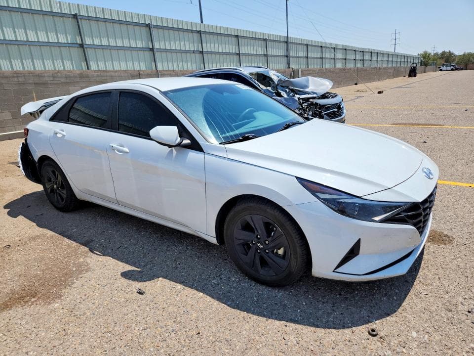 2023 HYUNDAI ELANTRA BLUE 4