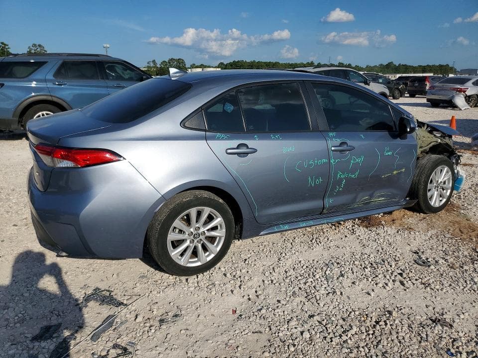 2024 TOYOTA COROLLA LE 3