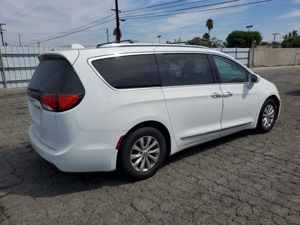 2018 CHRYSLER PACIFICA TOURING L 3