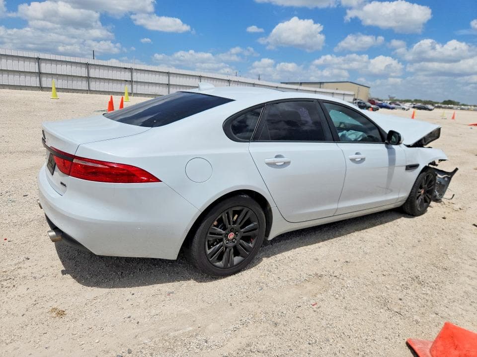 2018 JAGUAR XF PREMIUM 3