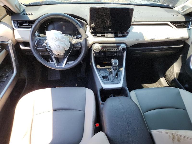 2024 TOYOTA RAV4 XLE PREMIUM 8