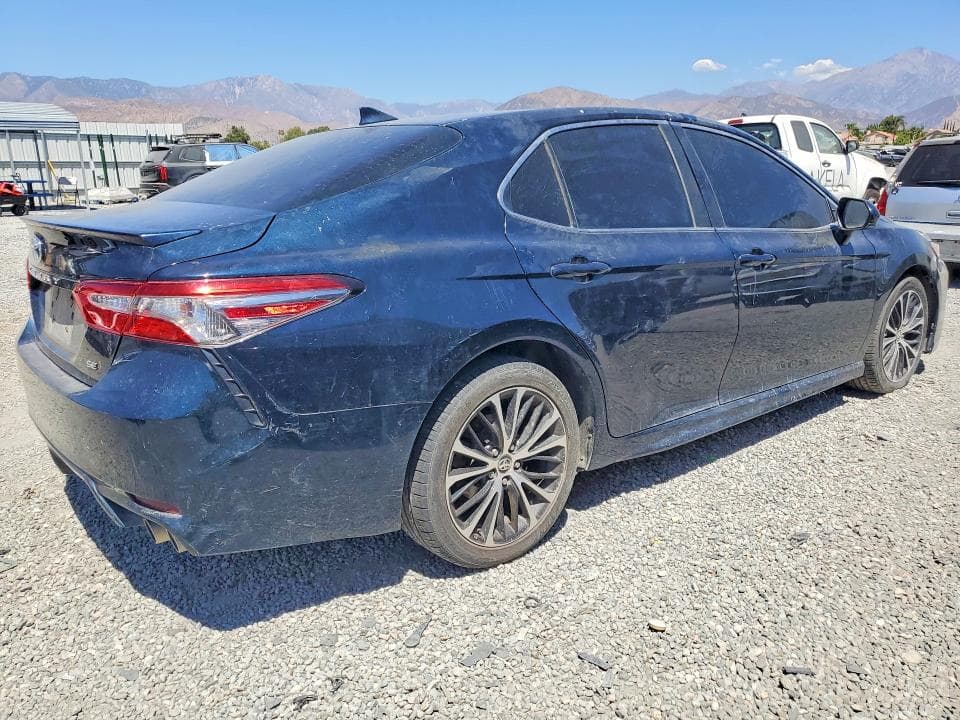 2019 TOYOTA CAMRY SE 3