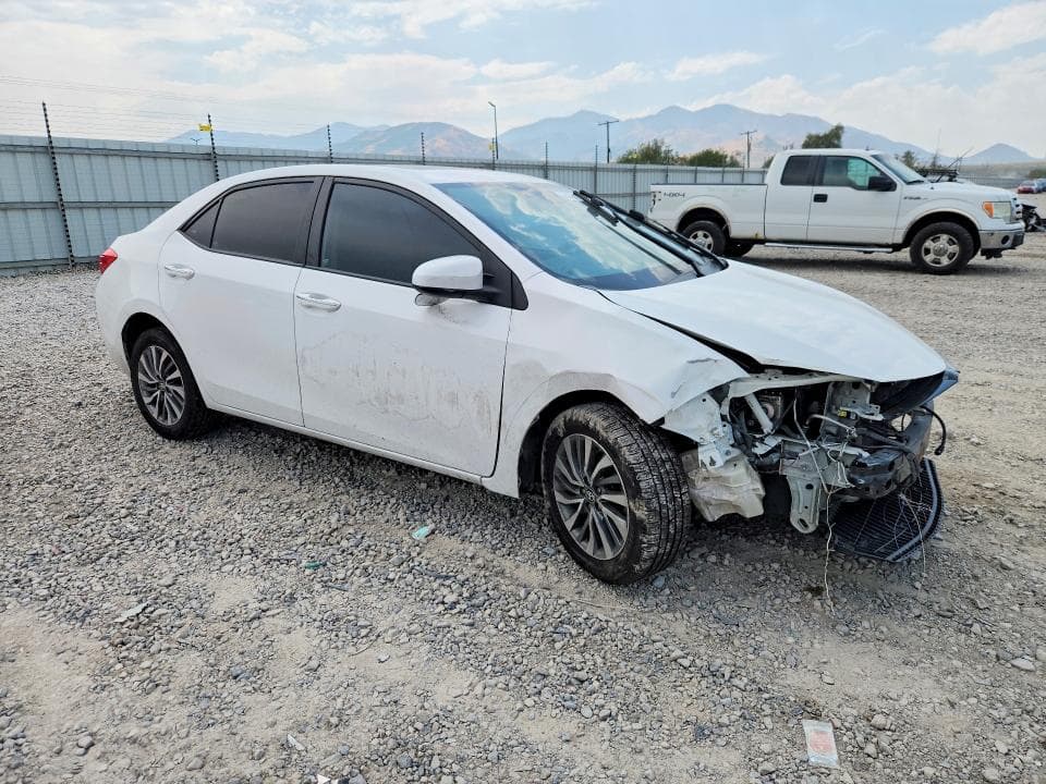 2017 TOYOTA COROLLA XLE 4