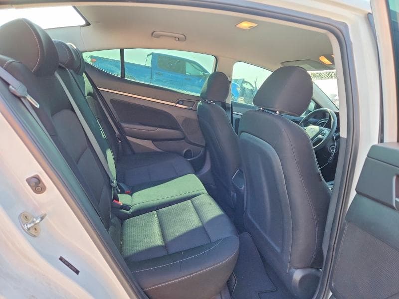 2018 HYUNDAI ELANTRA SEL 10
