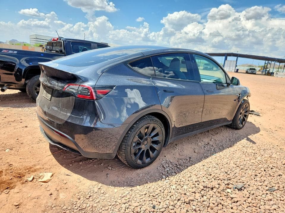 2024 TESLA MODEL Y 3