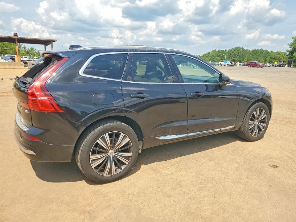 2023 VOLVO XC60 PLUS 3