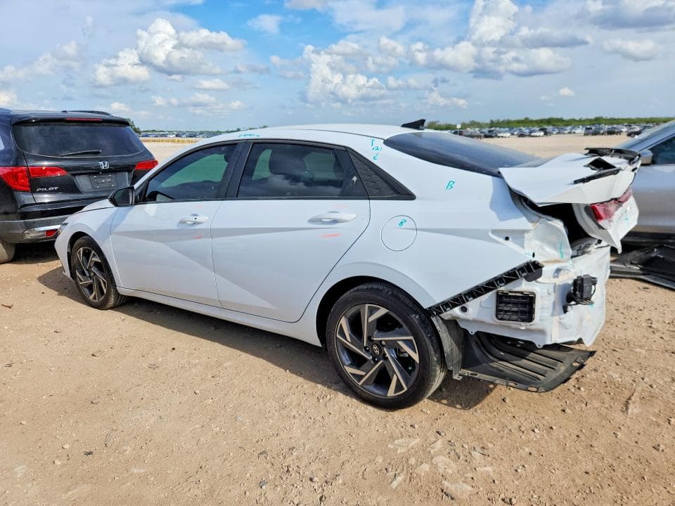 2025 HYUNDAI ELANTRA SEL SPORT 2