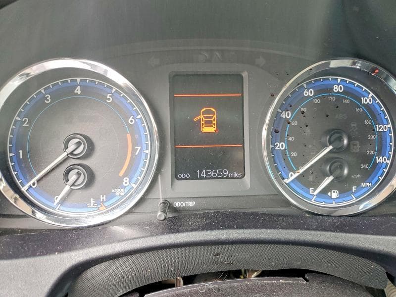 2019 TOYOTA COROLLA LE 9