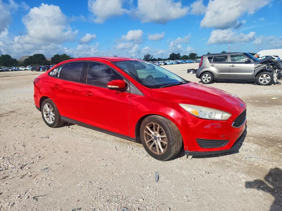 2017 FORD FOCUS SE 4