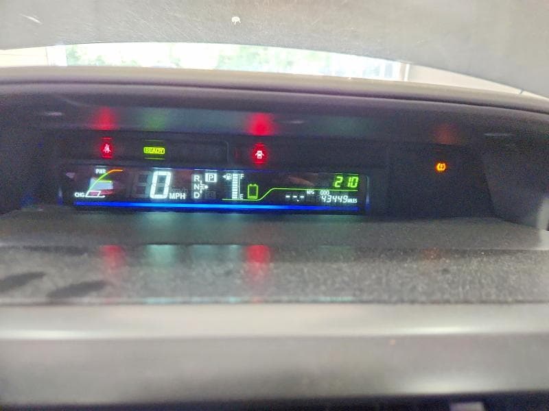 2017 TOYOTA PRIUS V TWO 9