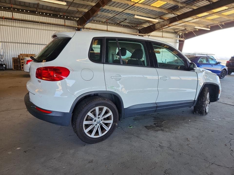 2017 VOLKSWAGEN TIGUAN S 3