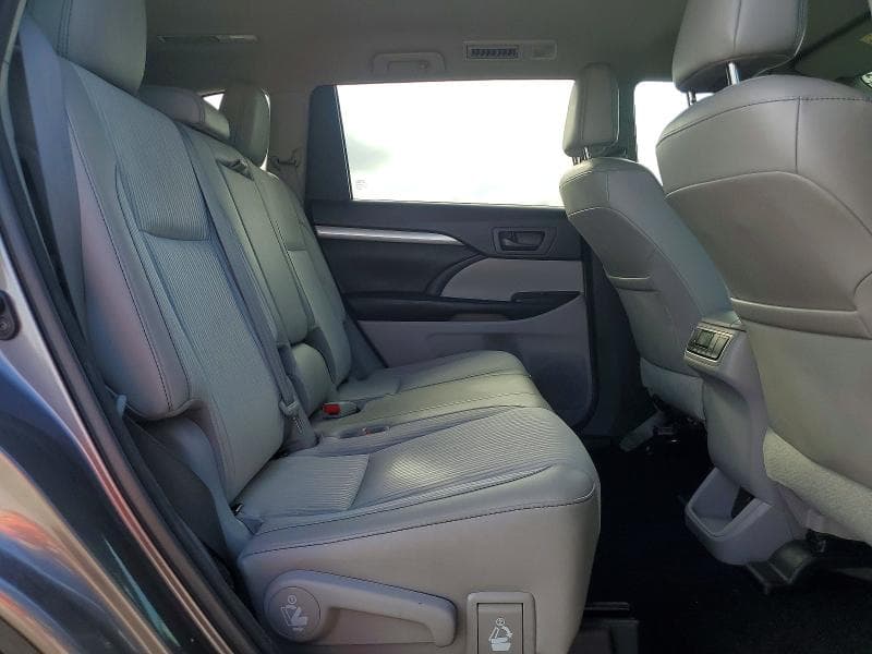 2017 TOYOTA HIGHLANDER LE PLUS 11