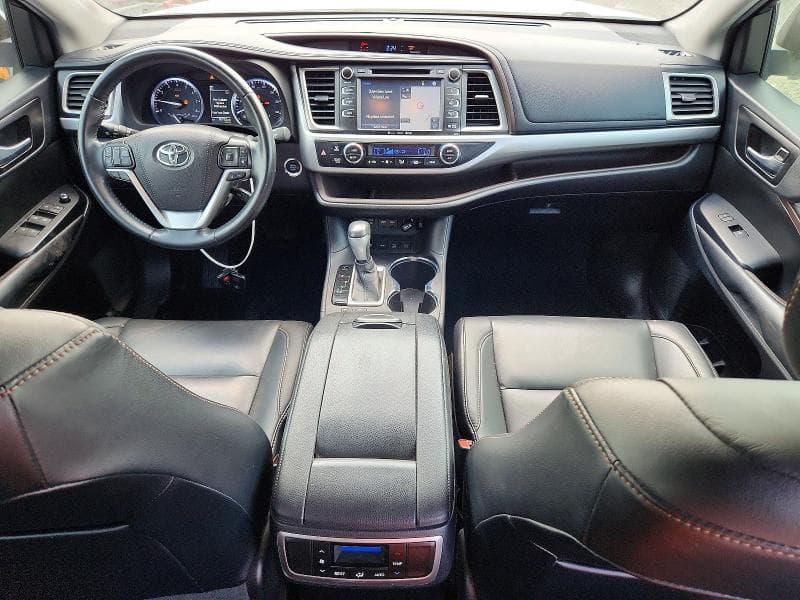 2019 TOYOTA HIGHLANDER XLE 8