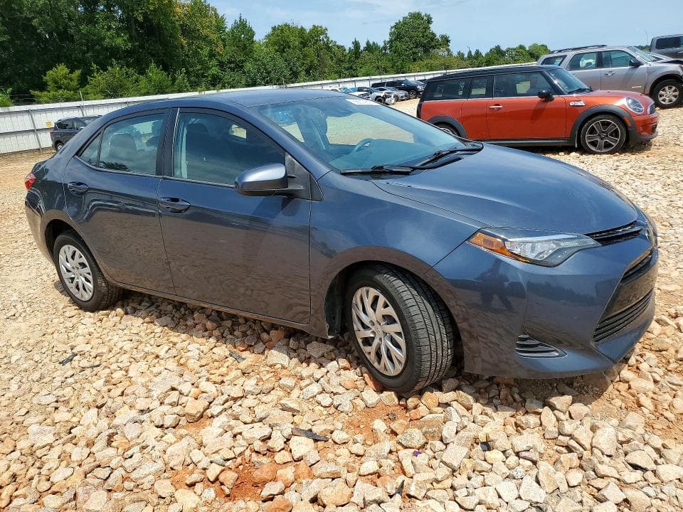 2017 TOYOTA COROLLA LE 4
